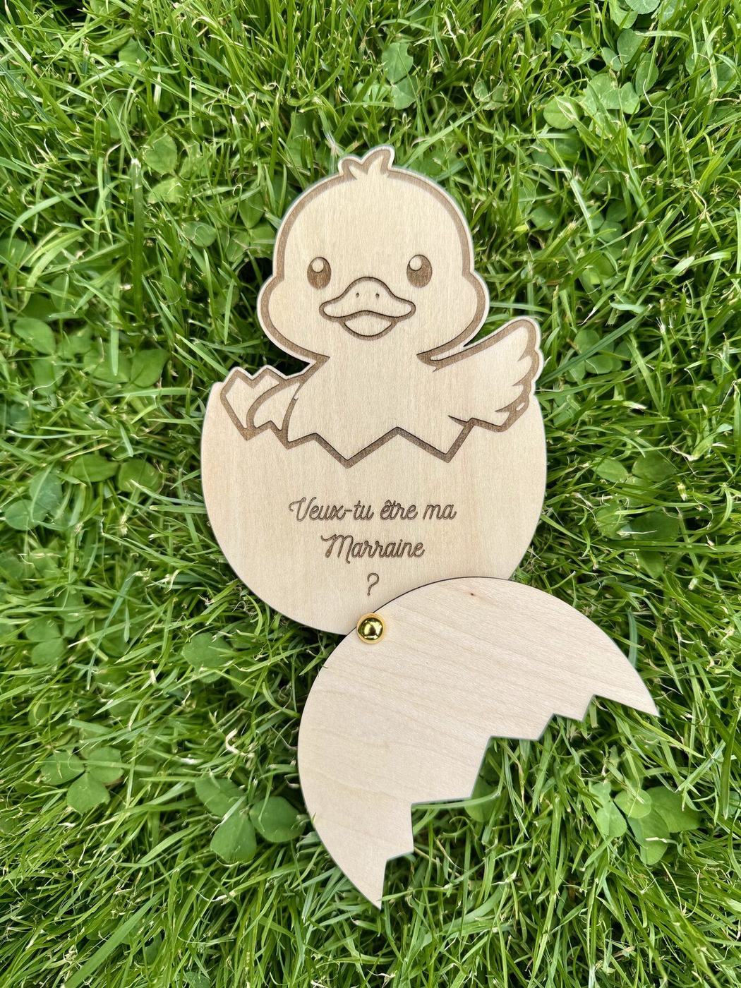 Plaque en bois en forme de poussin, « Veux-tu être ma Marraine ? », créations L'Univers du Petit Bois