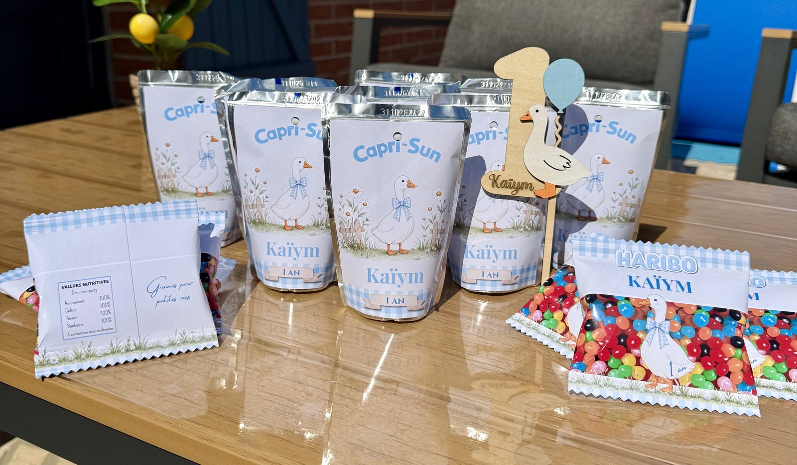 Capri-Sun, Haribo et cake topper personnalisés pour anniversaire, créations L'Univers du Petit Bois