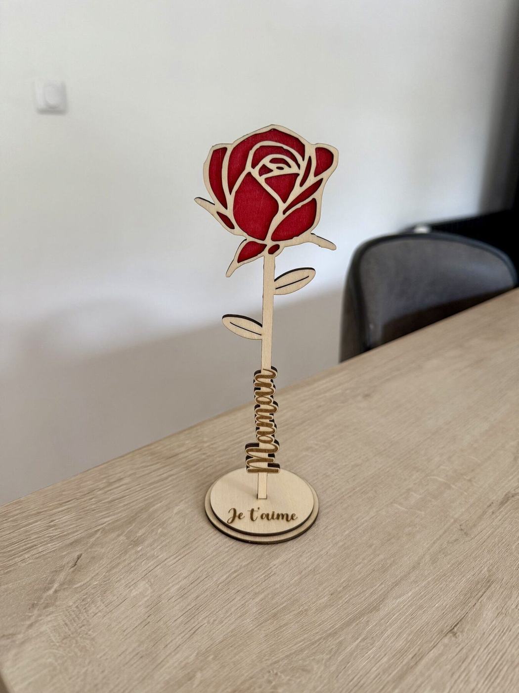 Rose en bois gravée « Maman, je t'aime », sur pied, créations L'Univers du Petit Bois