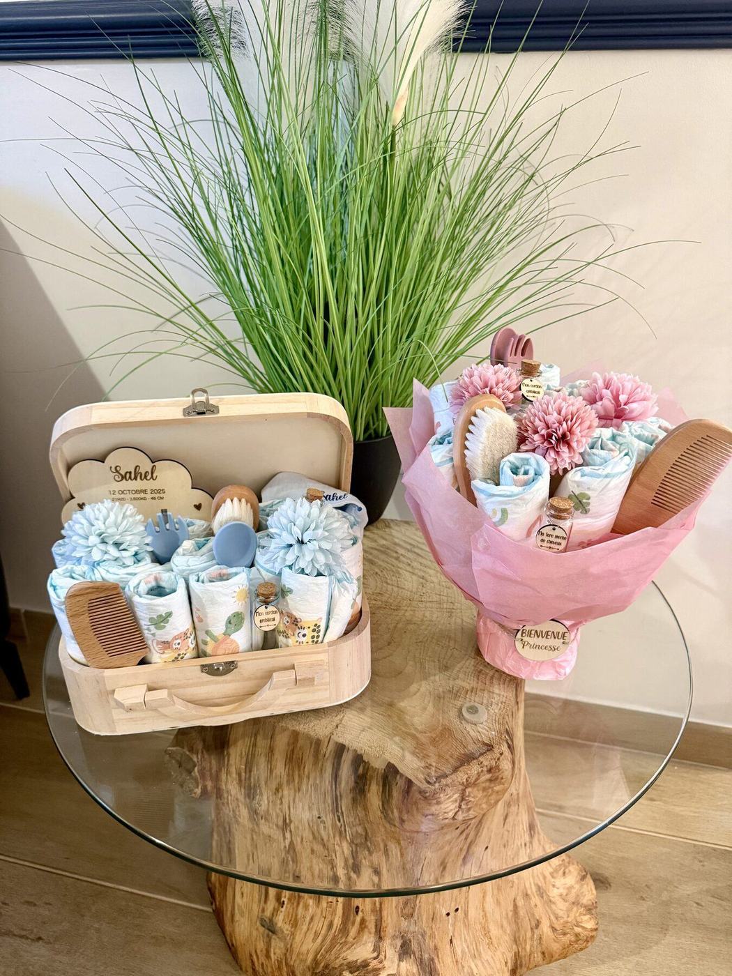 Bouquet et valise de naissance en bois personnalisés, créations L'Univers du Petit Bois