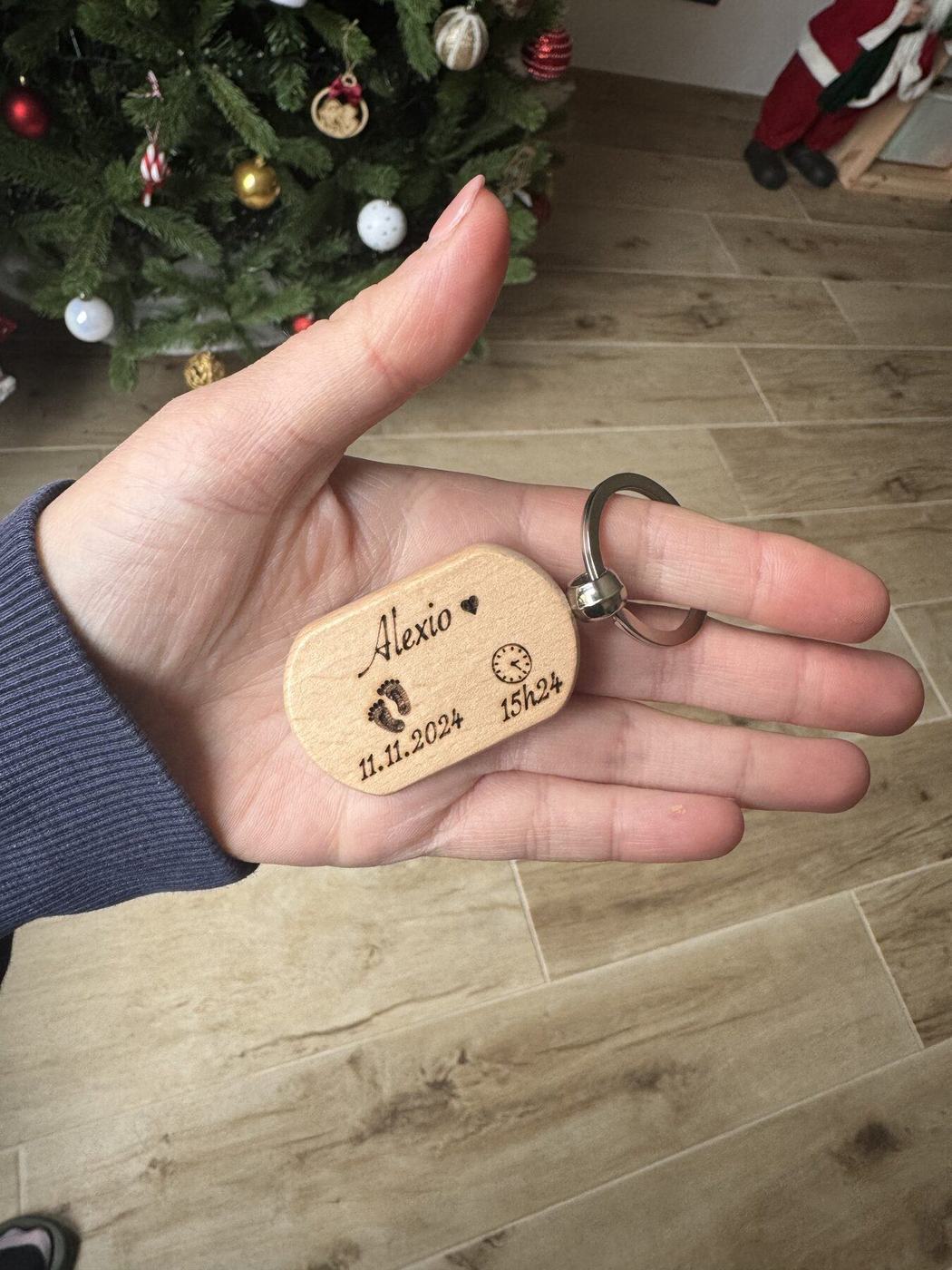 Porte-clés en bois gravé personnalisé, créations L'Univers du Petit Bois