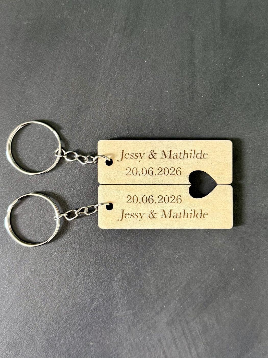Porte-clés en bois gravé « Père-fect », créations L'Univers du Petit Bois