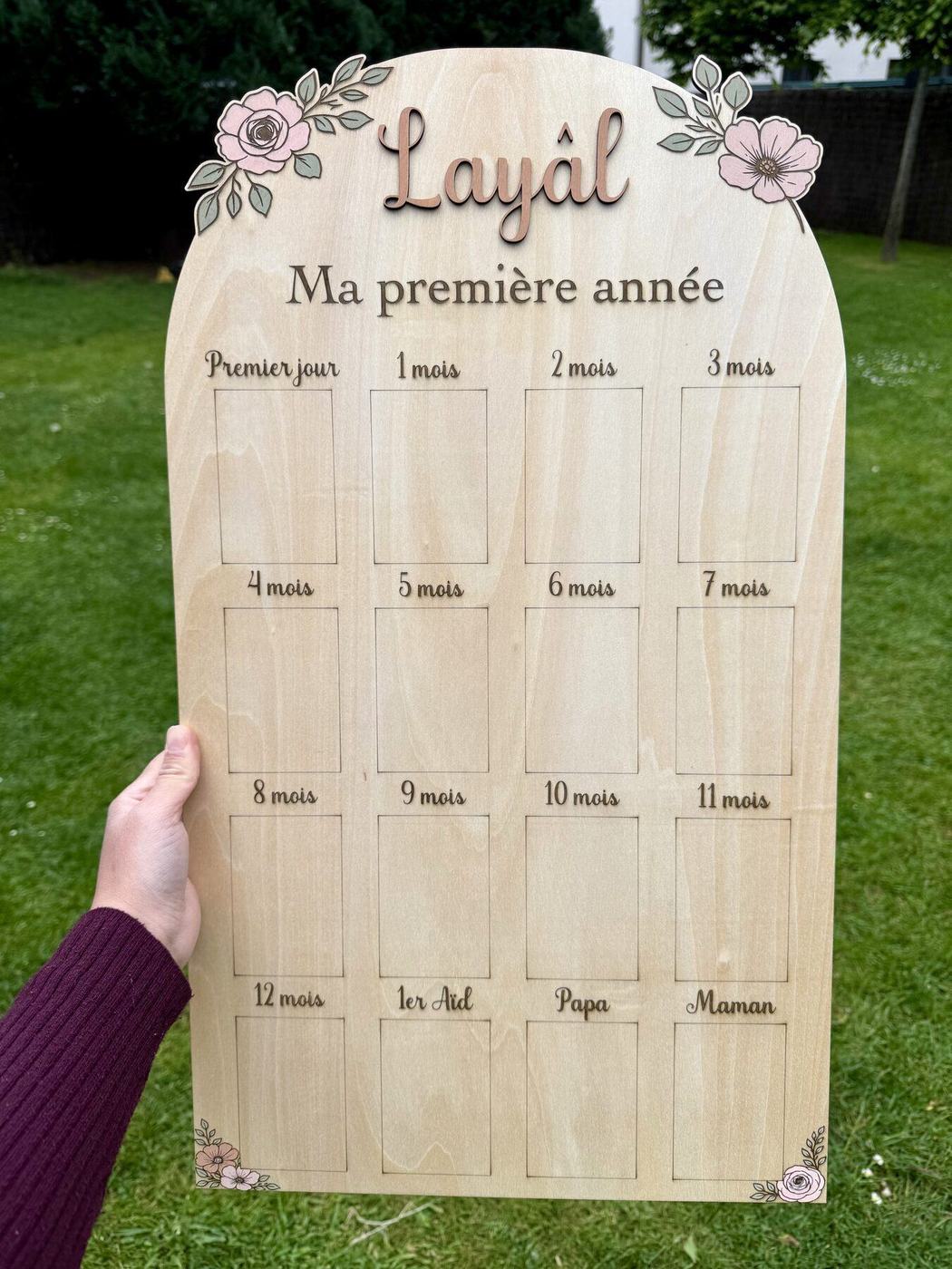 Panneau Ma première année personnalisé, prénom Layâl, décor fleuri, avec cases premier jour et 1er Aïd, créations L'Univers du Petit Bois